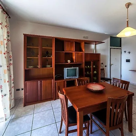 Holiday home Trilocale Chiara Residence Baia Blu *